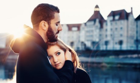 Faire une séance photo en couple dans la nature avec une photographe professionnelle Besançon