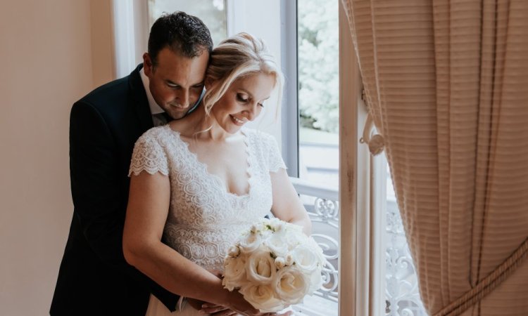 Photographe de mariage au Château de la Dame Blanche à Geneuille