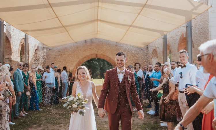 Photographe de mariage cérémonie laïque aux Forges de Fraisans près de Besançon