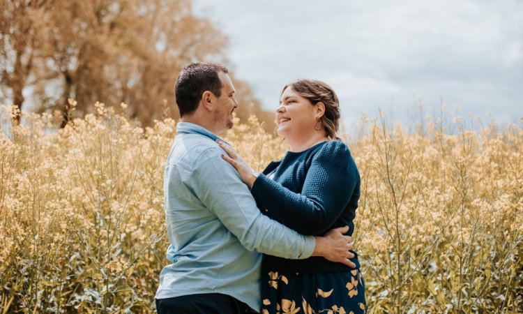 Photographe professionnelle shooting photo couple à Besançon