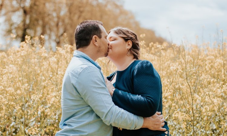 Photographe professionnelle shooting photo couple à Besançon