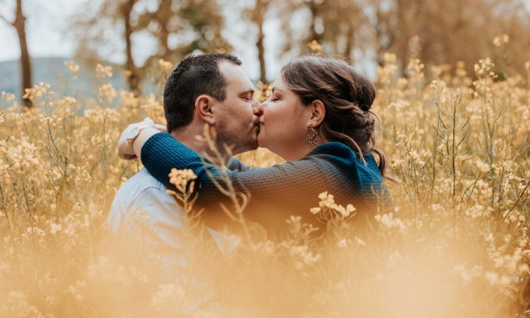 Photographe professionnelle shooting photo couple à Besançon