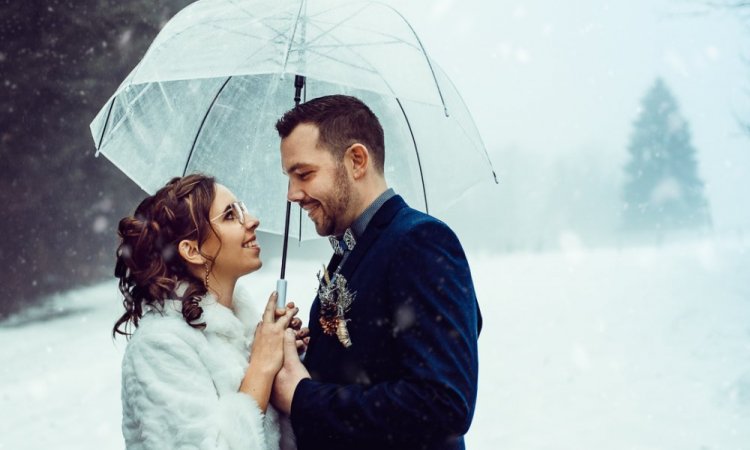 Photographe de mariage hivernal en Franche Comté